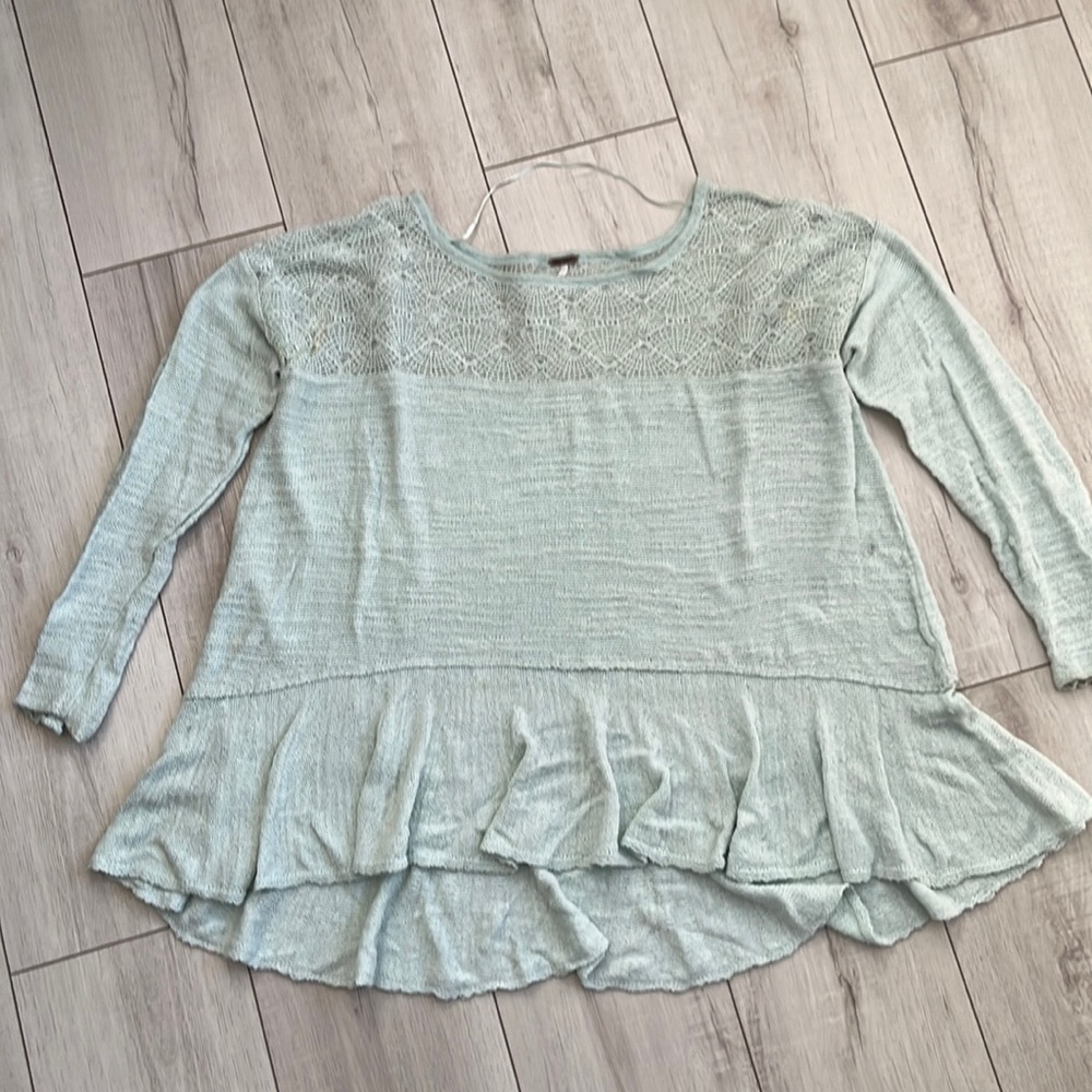 Free People light blue knit sweater size L